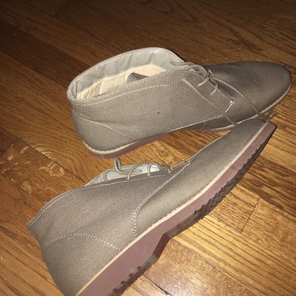 Canvas Chukkas - Picture 2 of 3